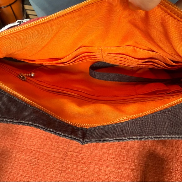 Baggalini Two-Tone cross body Shoulder Bag - Picture 5 of 9